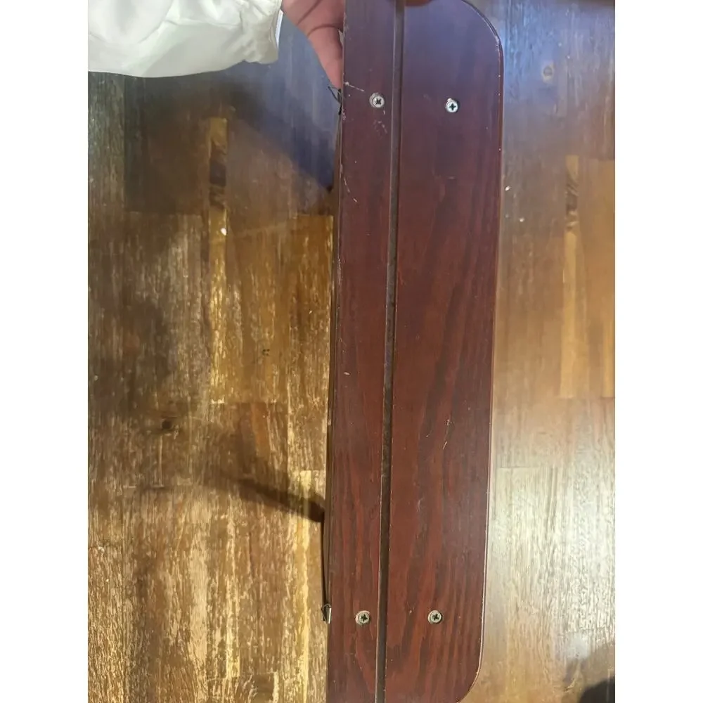 Vintage-Style Wooden Wall Display Shelf – Heart Cutout Country Primitive Decor